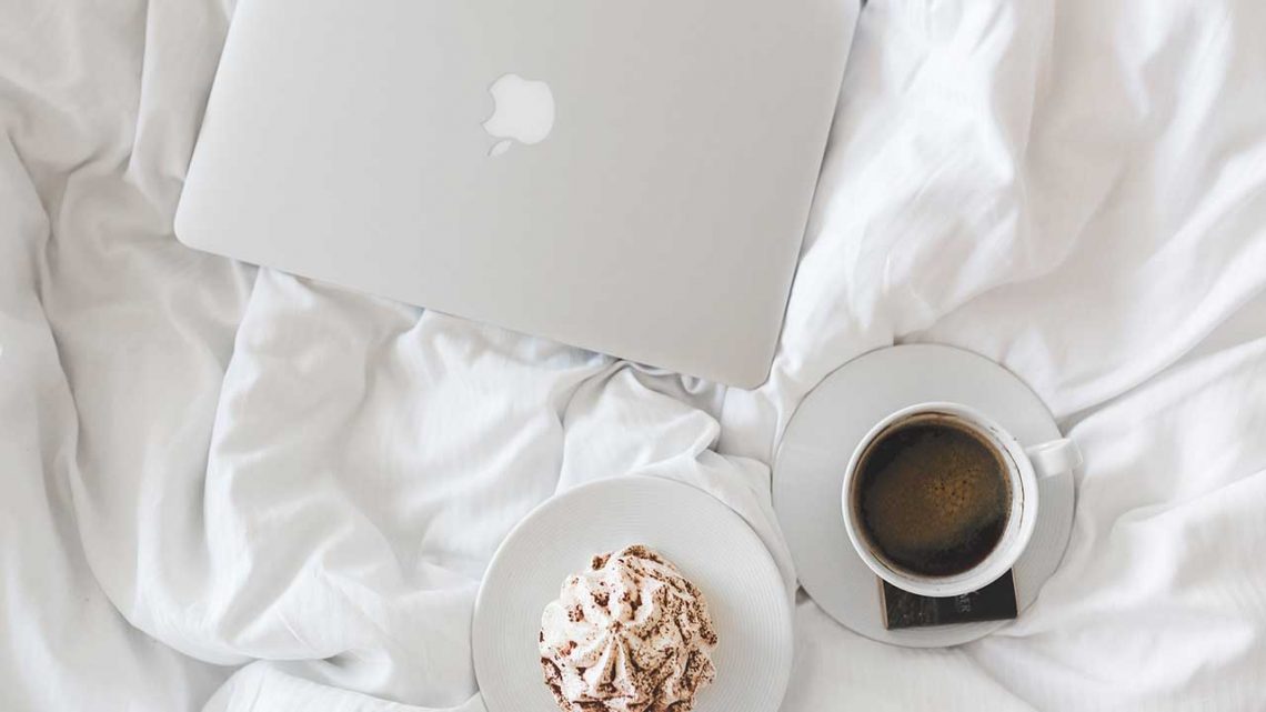 coffee-apple-laptop-working